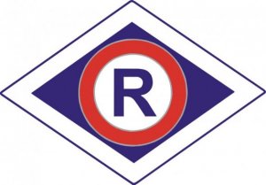 Symbol Wydziału Ruchu Drogowego Litera R koloru niebieskiego na biały tle